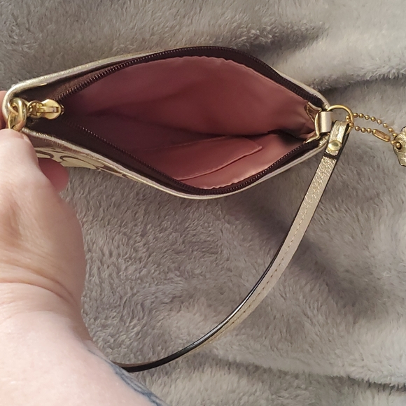 Coach Wristlet - Picture 8 of 9